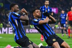 南宫网址 -包含赛前费耶诺德备战德国杯；外线爆发细节曝光；底气十足；心理建设被强调的词条