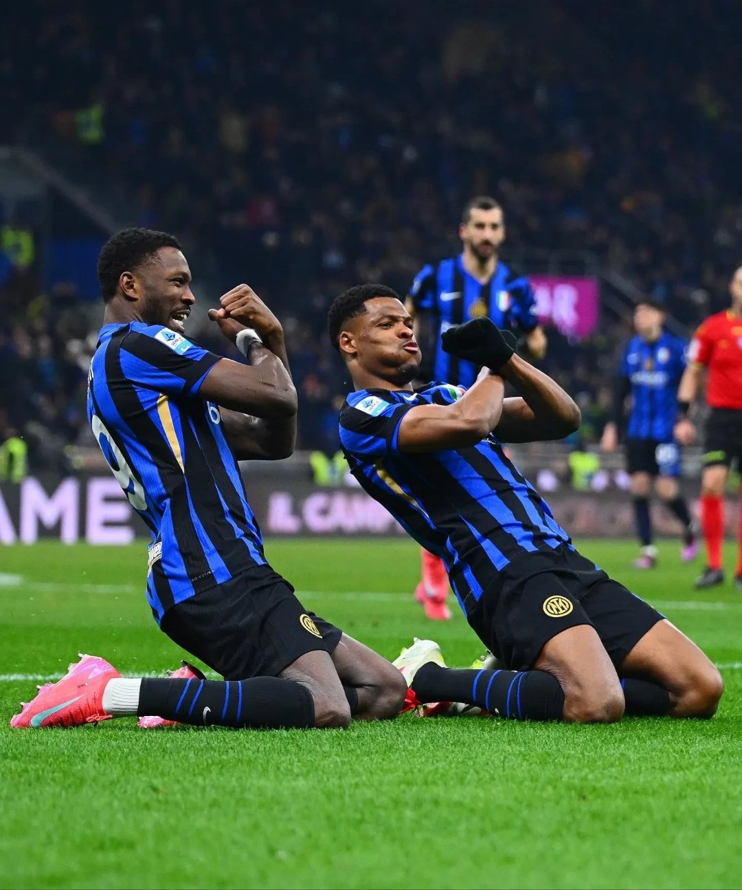 包含赛前费耶诺德备战德国杯；外线爆发细节曝光；底气十足；心理建设被强调的词条